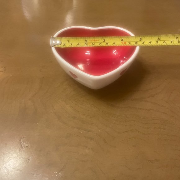 Set of 3 Terramoto Ceramic Valentine's Heart Shaped Bowls. - Picture 7 of 9